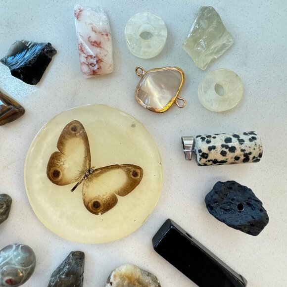 Natural Stone and Crystal Pendant Lot - Picture 10 of 11